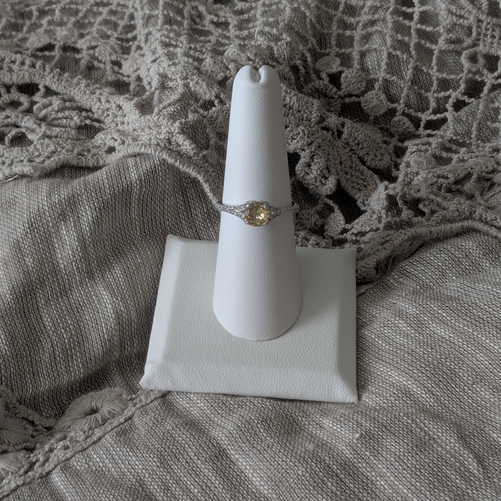 Elegant Light Yellow and Silver Women's Ring
